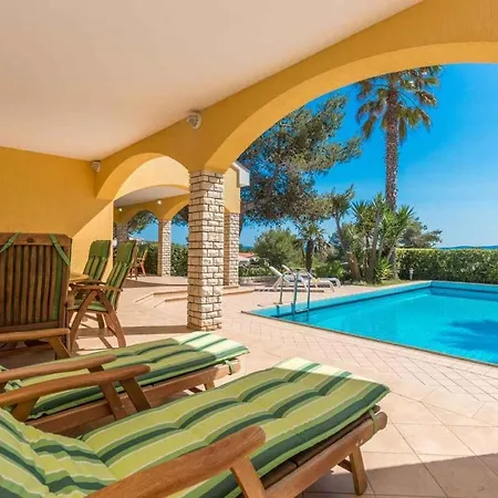 Holiday In - Insel 41225 Tatil Evi